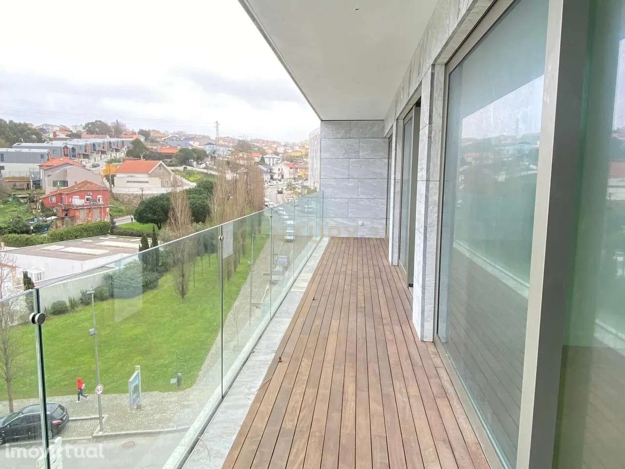 Apartamento T2 Novo com varanda, dois lugares de estacionamento, arrum - Grande imagem: 5/49