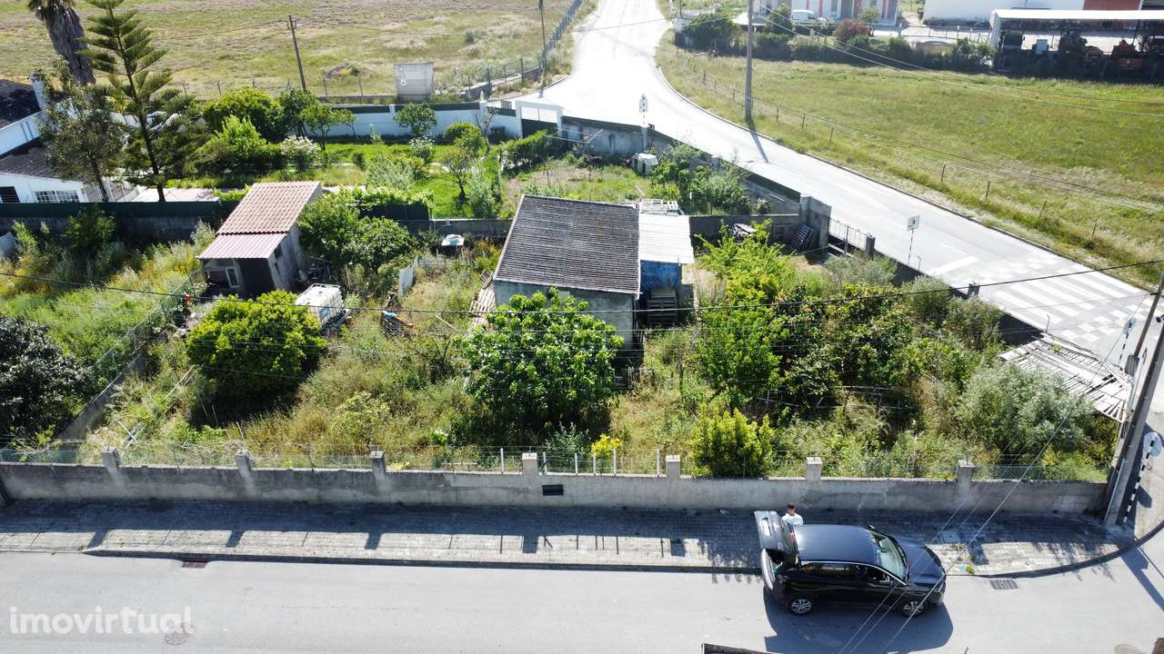 Terreno com 328m2 (2 fogos) - Grande imagem: 2/31