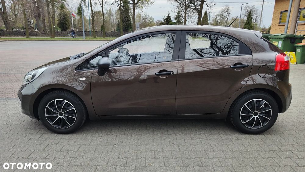 Kia Rio 1.2 Attract - 5