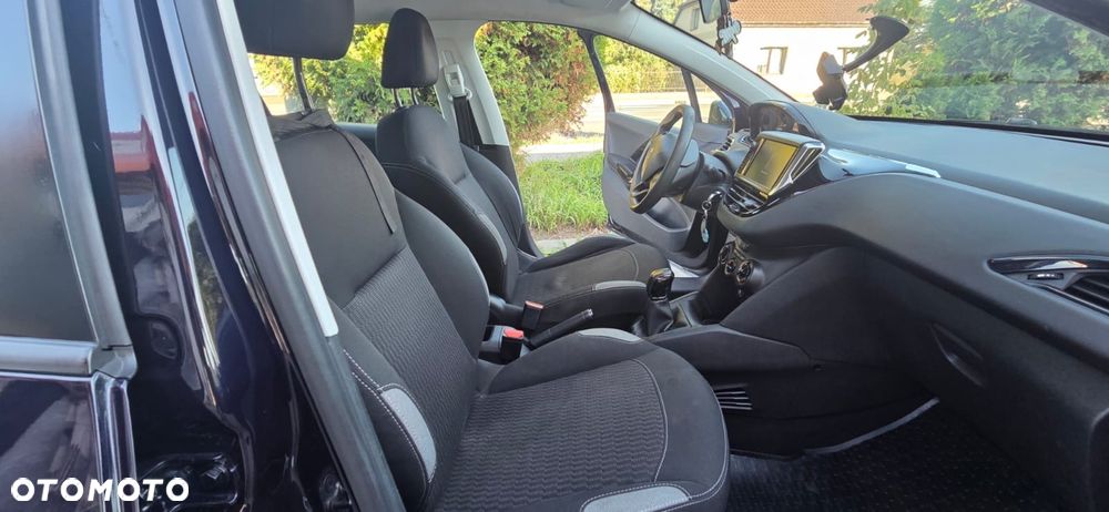 Peugeot 208 1.2 PureTech GPF Signature S&S - 10