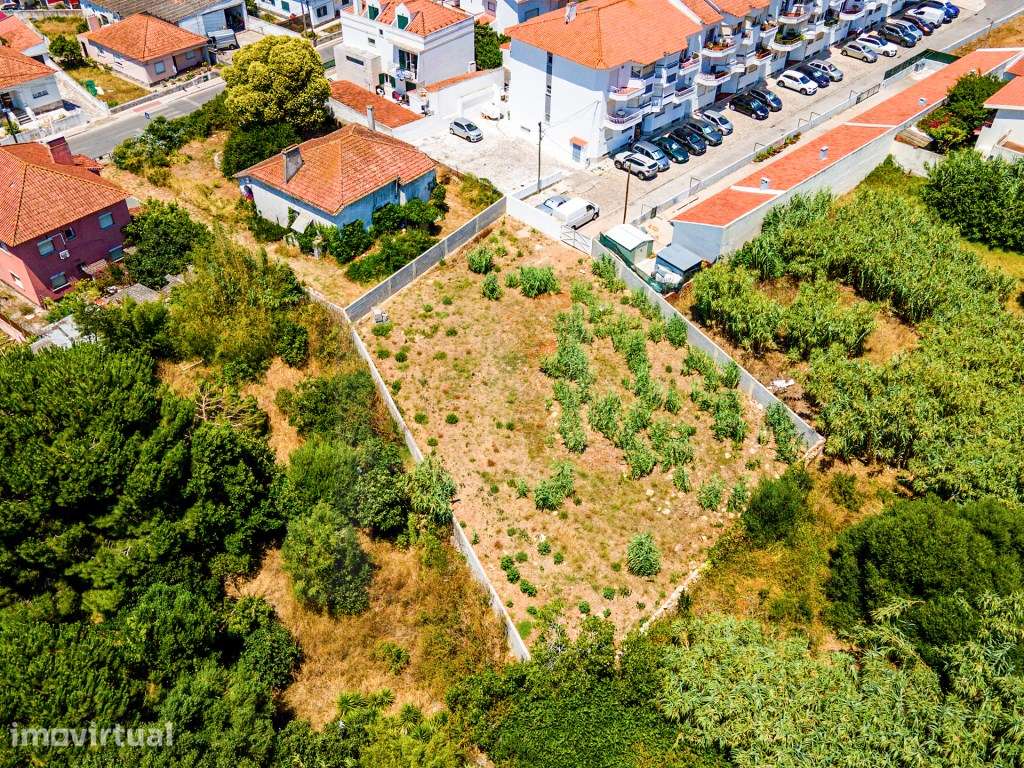 Terreno com projeto aprovado para 2 moradias T4 com piscina e estac... - Grande imagem: 3/15