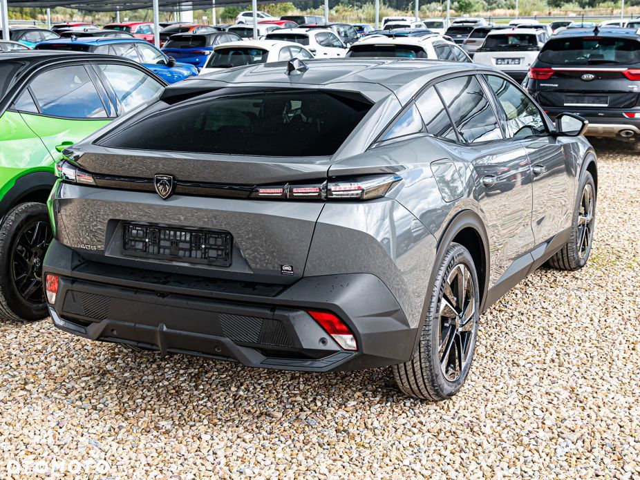 Peugeot 408 - 4