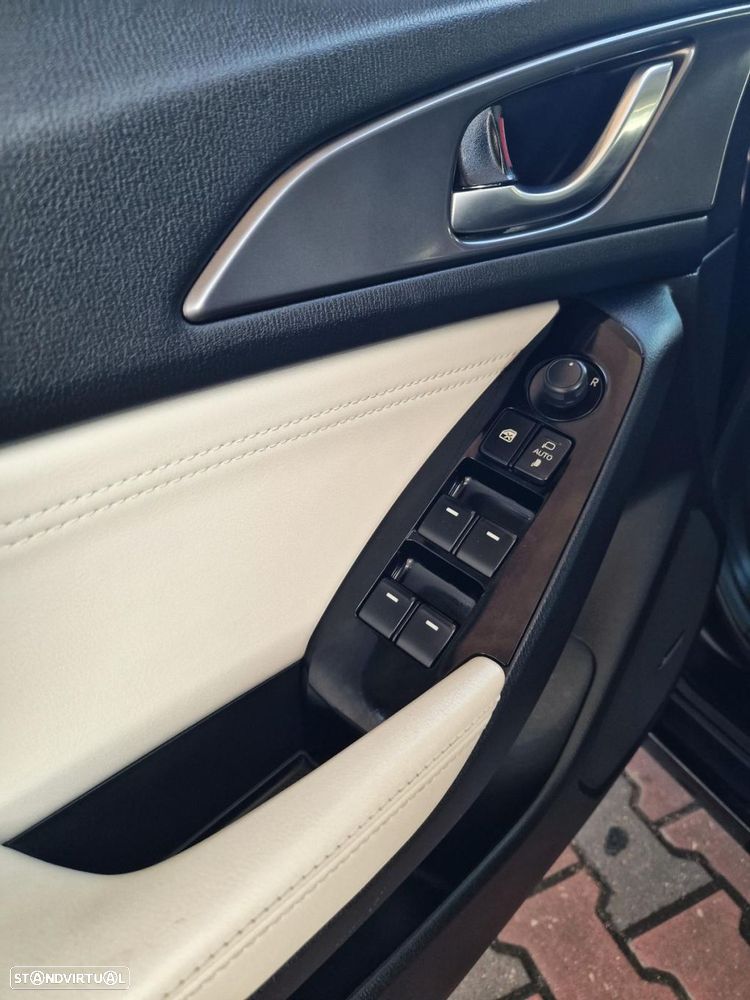 Mazda 3 Hatchback SKYACTIV-D 150 Exclusive-Line - 12