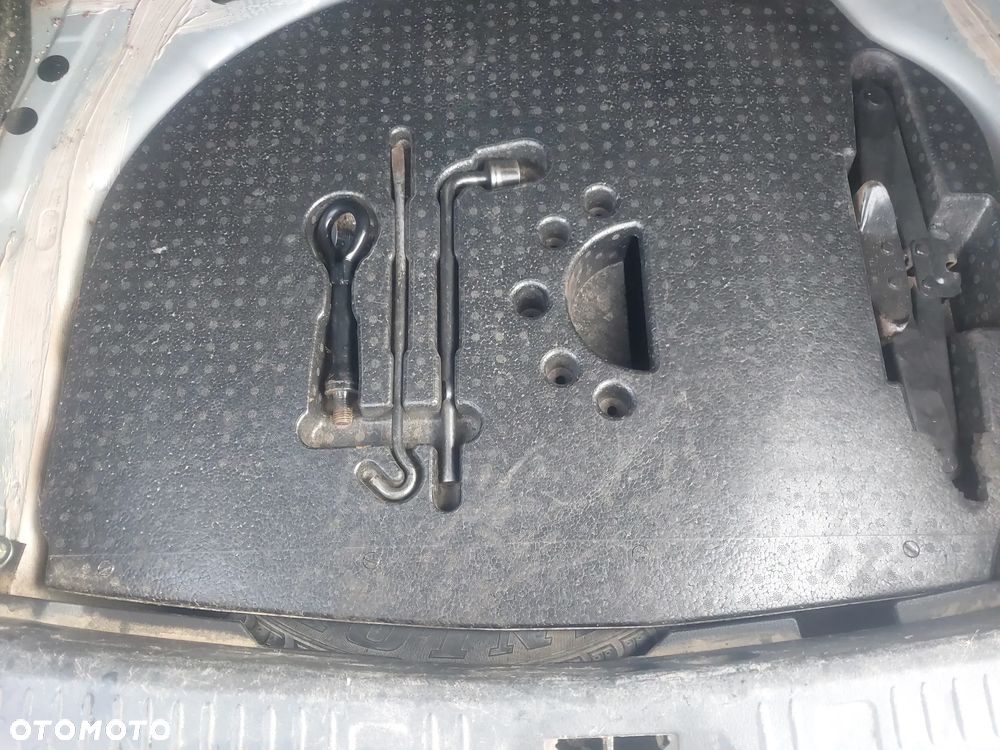 Nissan Primera P12 Hatchback 3 III silnik kompletny 2.2 DTI DCI 93KW 126KM YD22DDT YD22 turbina wtryski pompa paliwa wtryskowa drzwi klapa zderzak maska lusterko srebrne srebrny skrzynia biegów sprzęgło alternator maglownica mcperson sanki belka zawieszenia szyba konsola panel sterownik radio wyświetlacz moduł wiązka lampa reflektor podsufitka osłona przewód mechanizm hak holowniczy felgi przekaźnik przełącznik kierownica fotel lusterko klamka zamek zacisk hamulcowy NA CZĘŚCI WSZYSTKIE CZĘŚCI - 20