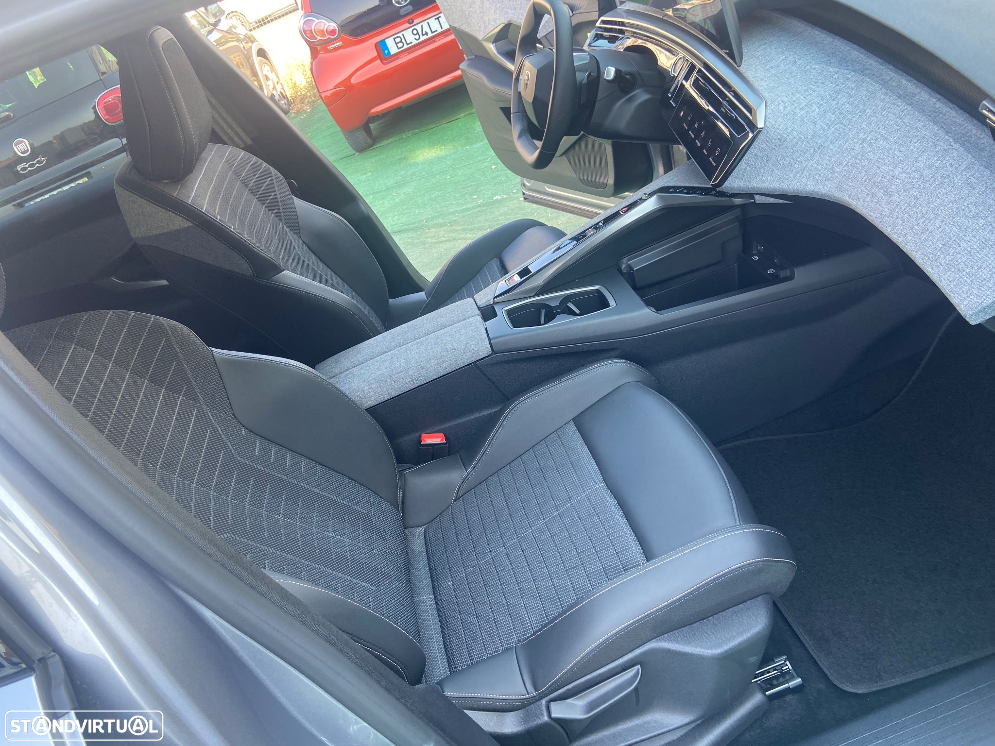Peugeot 3008 Hybrid 145 e-DSC6 Allure - 24