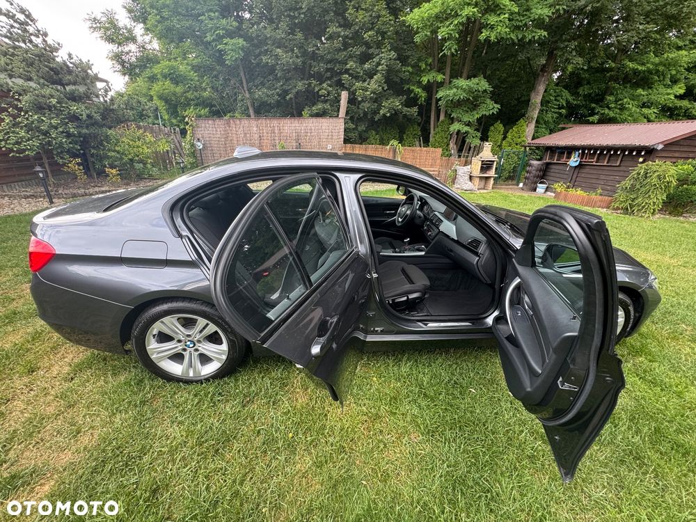 BMW Seria 3 316i Sport Line - 19