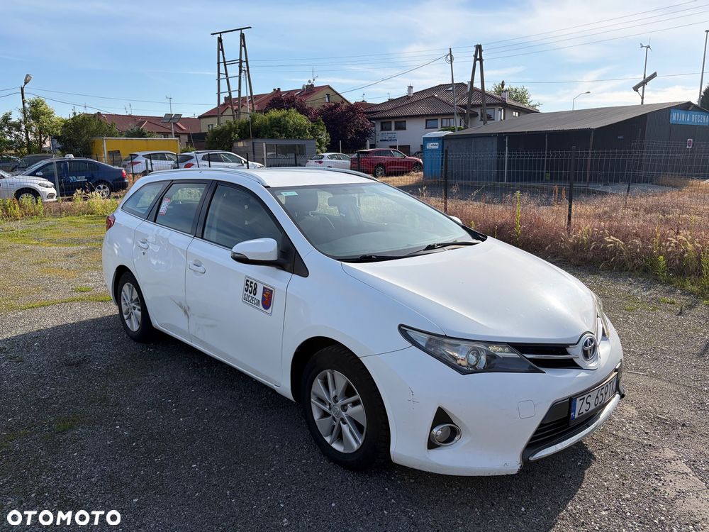 Toyota Auris - 1