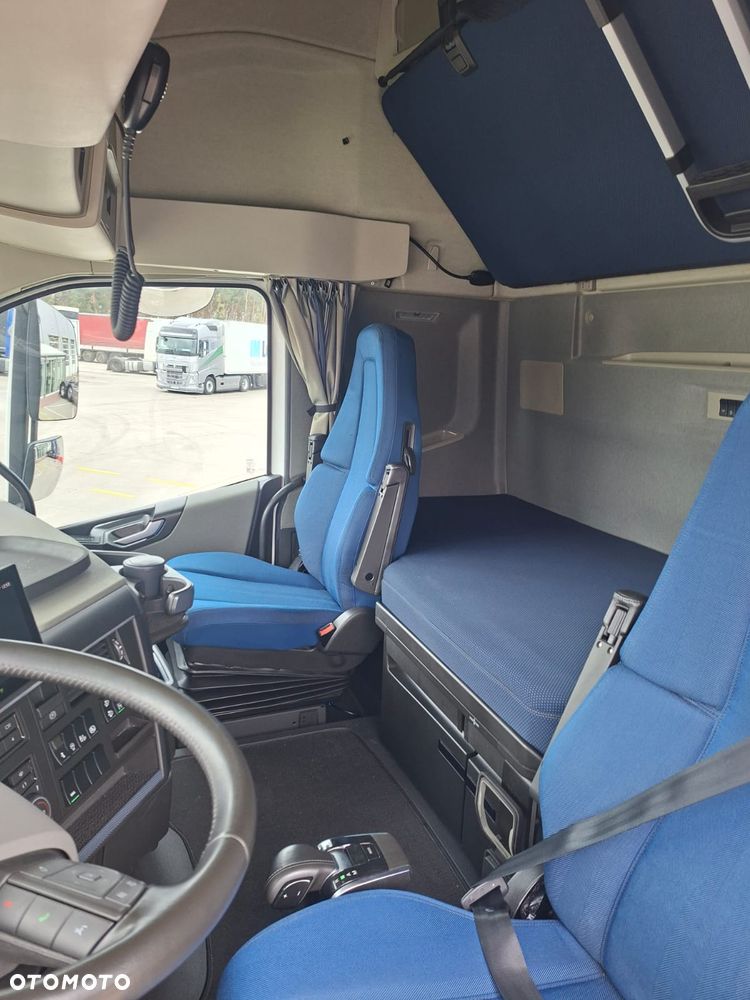 Volvo FH 460 Glob XL ADR - 13