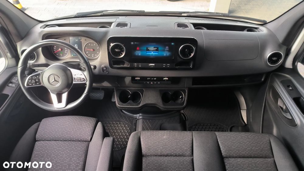 Mercedes-Benz Sprinter - 10