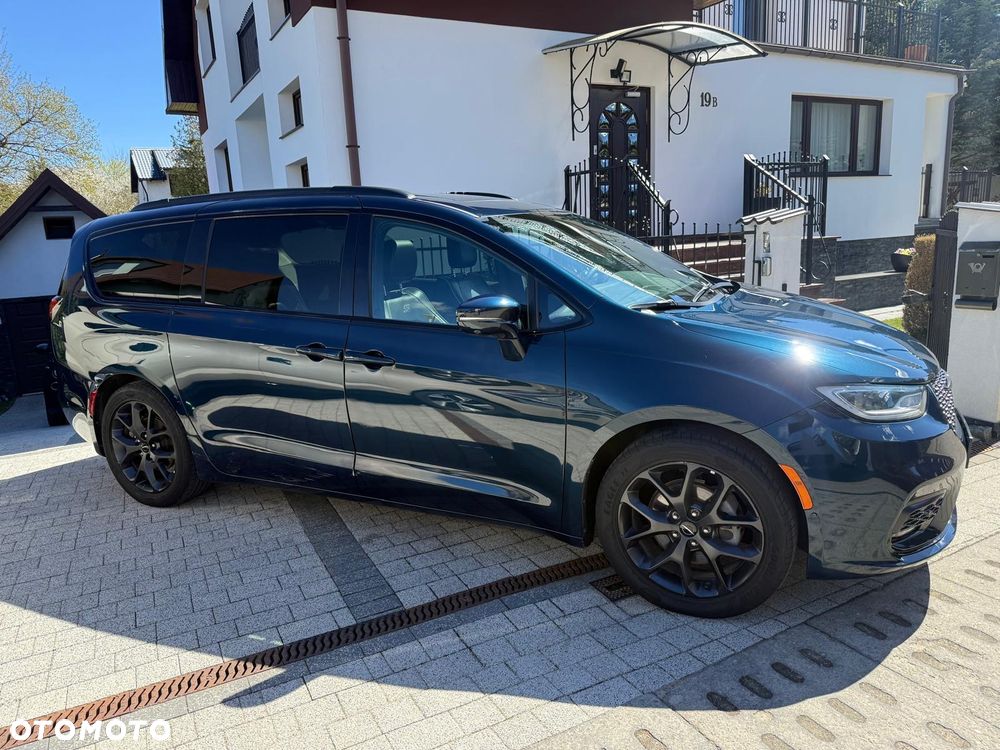 Chrysler Pacifica - 12