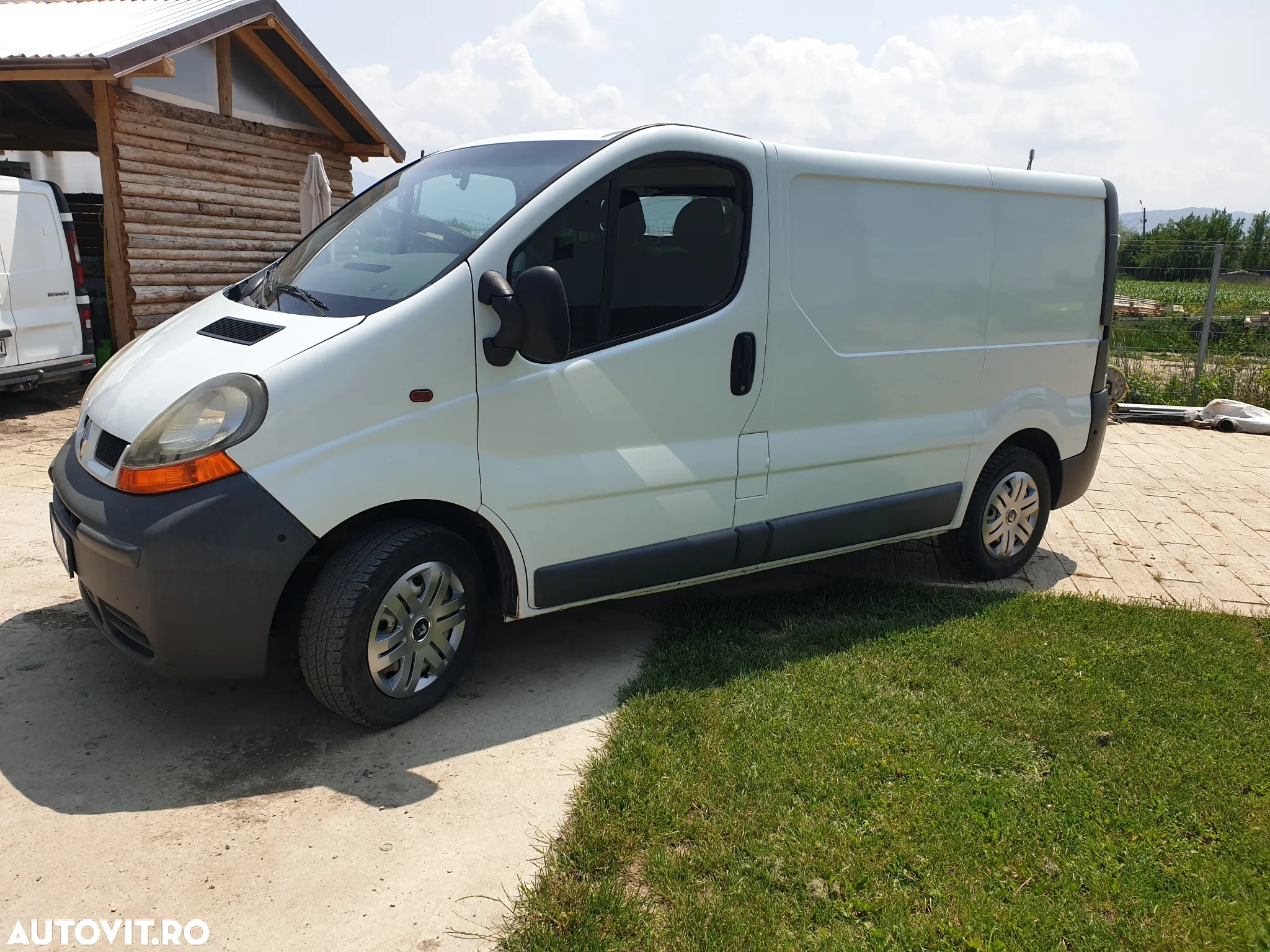 Renault Trafic - 2