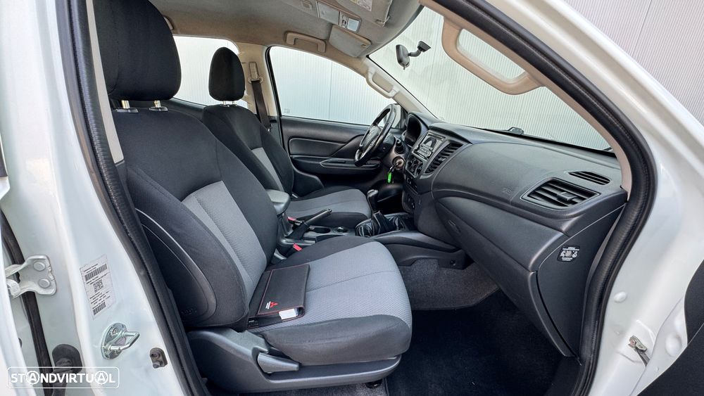 Mitsubishi L-200 Cabine dupla 4X2 - 17