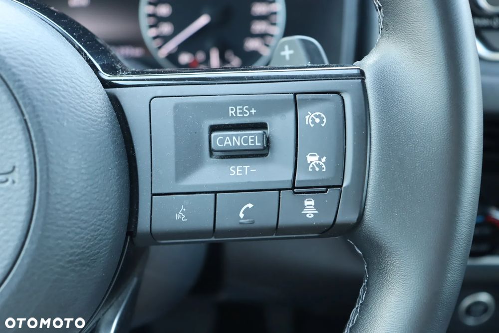 Nissan Qashqai - 25
