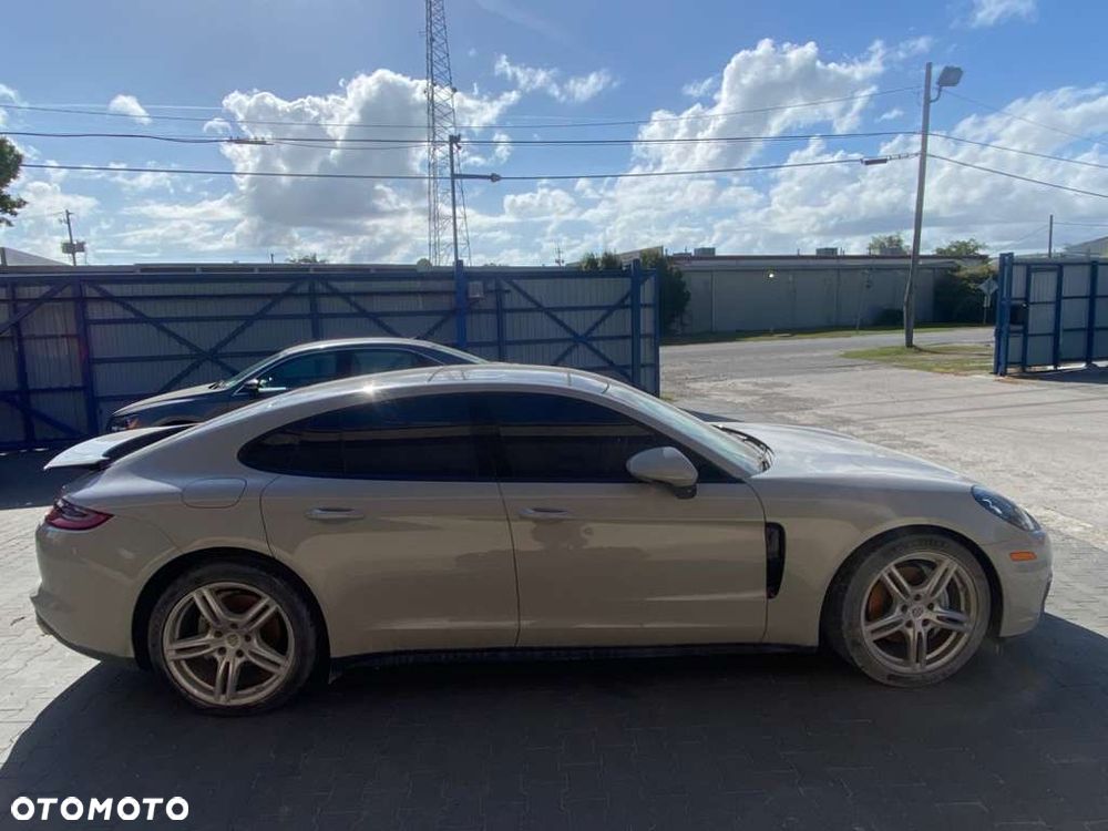 Porsche Panamera 4 Executive - 3