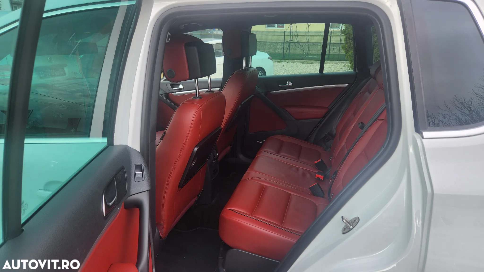Volkswagen Tiguan 2.0 TDI DPF 4Motion BlueMotion Technology DSG Exclusive - 20