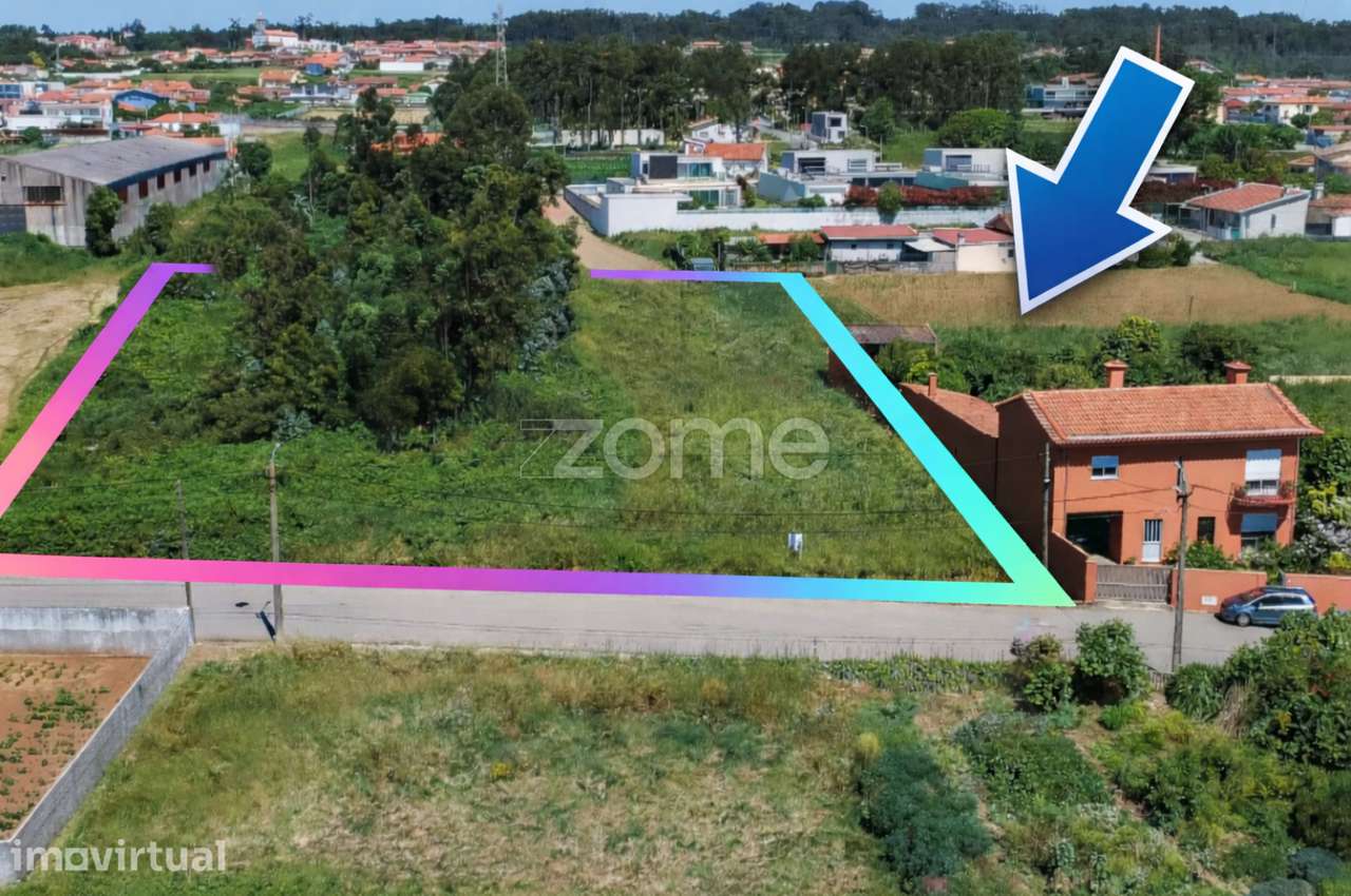 Terreno urbanizável com 4.810 m2 em Paramos (Espinho)