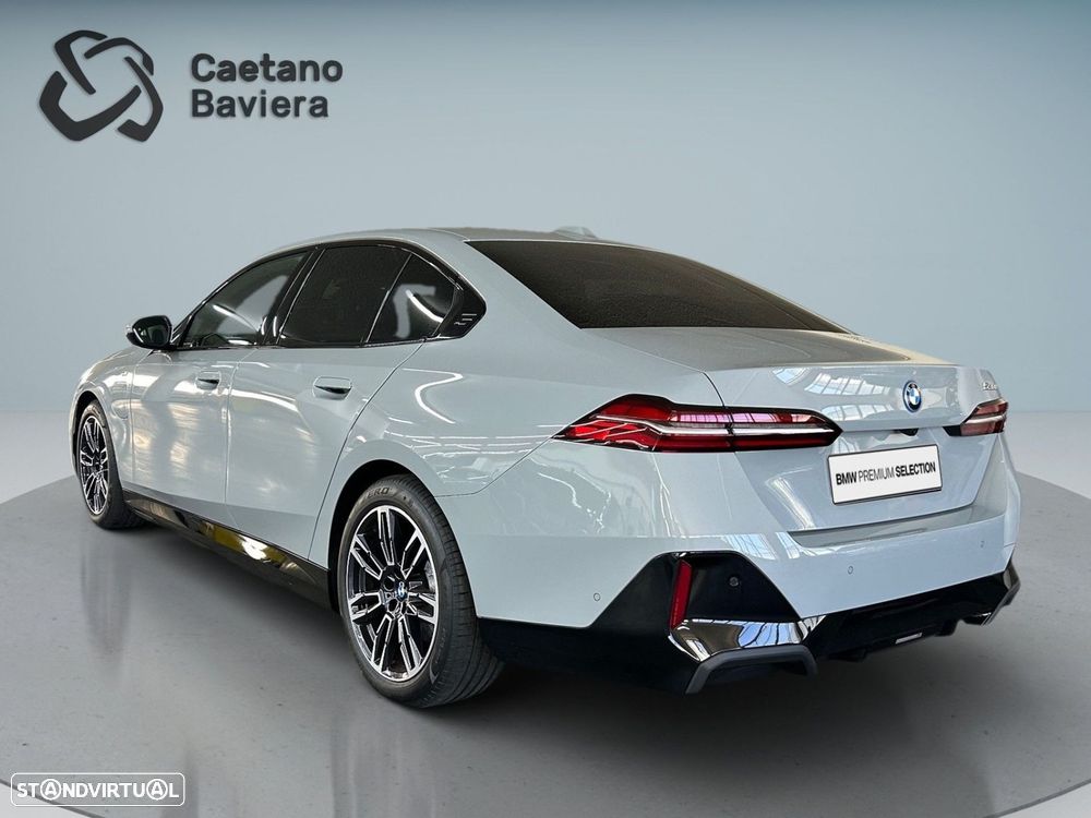 BMW 530 e Pack Desportivo M - 5