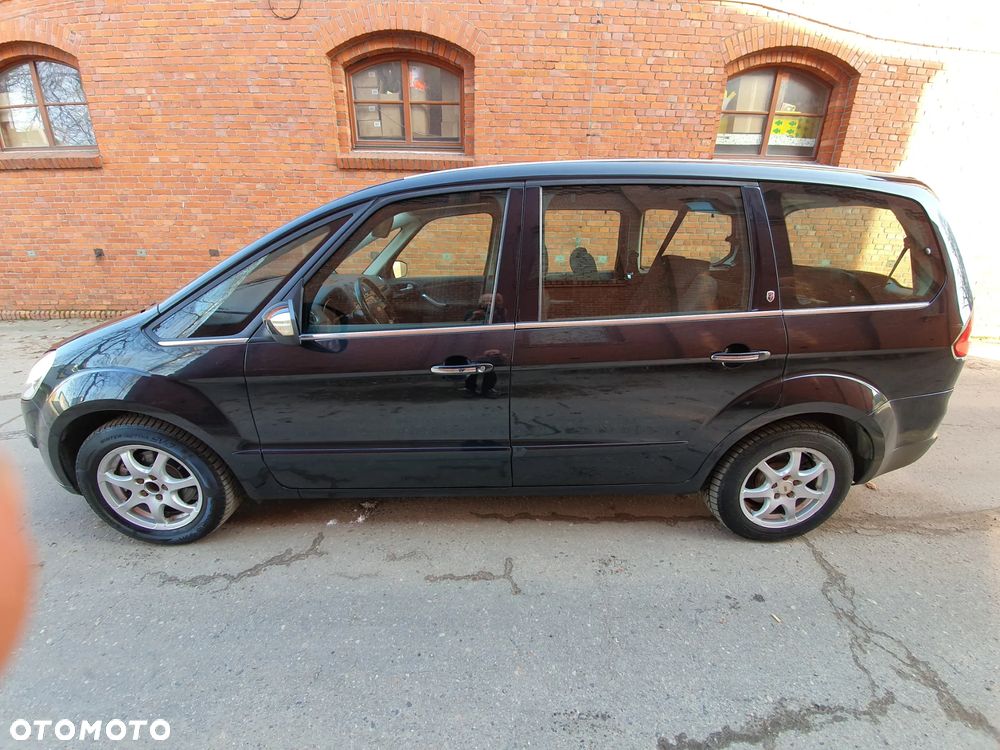 Ford Galaxy 2.0 Ghia - 2
