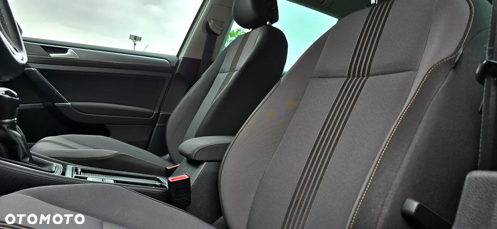 Volkswagen Golf - 8