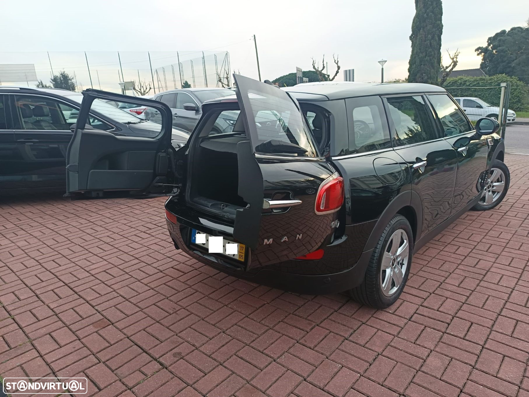 MINI Clubman One D - 32
