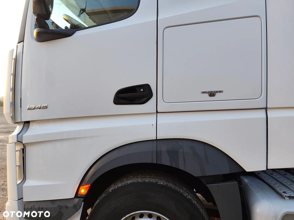 Mercedes-Benz Stream Space Standard - 5