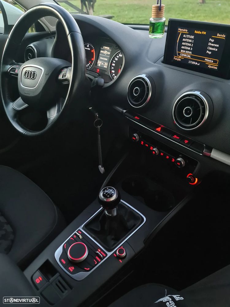 Audi A3 Sportback 1.6 TDI Attraction Ultra - 13