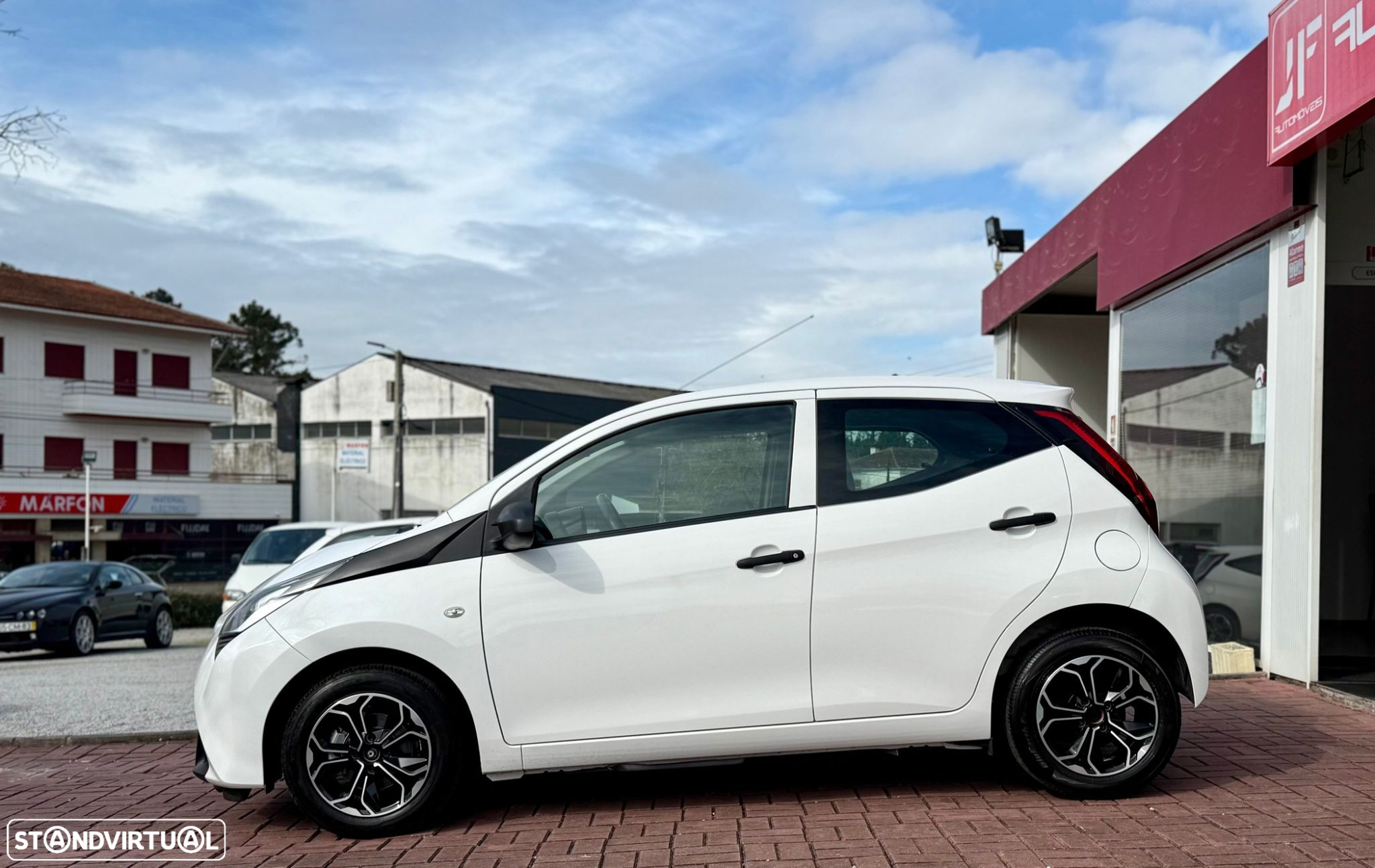 Toyota Aygo 1.0 X-Play - 6