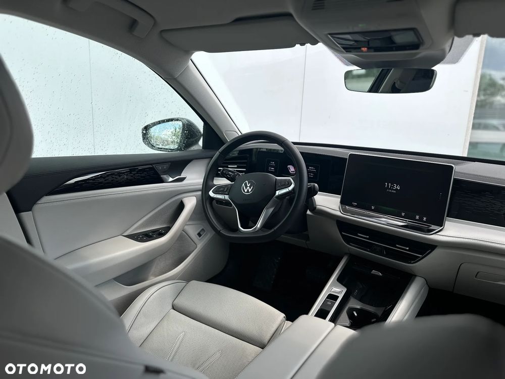 Volkswagen Passat - 12