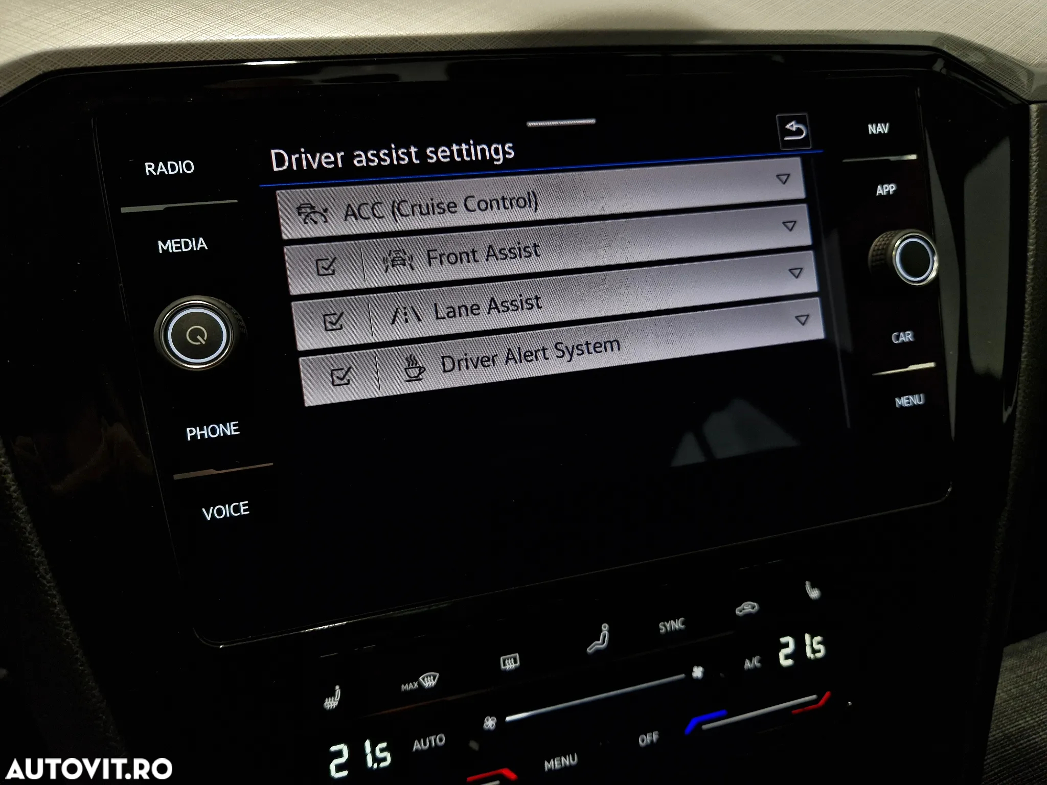 Volkswagen Passat 2.0 TDI DSG Comfortline - 22