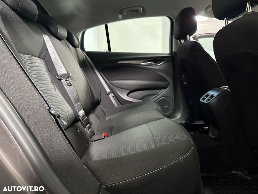 Opel Insignia - 13