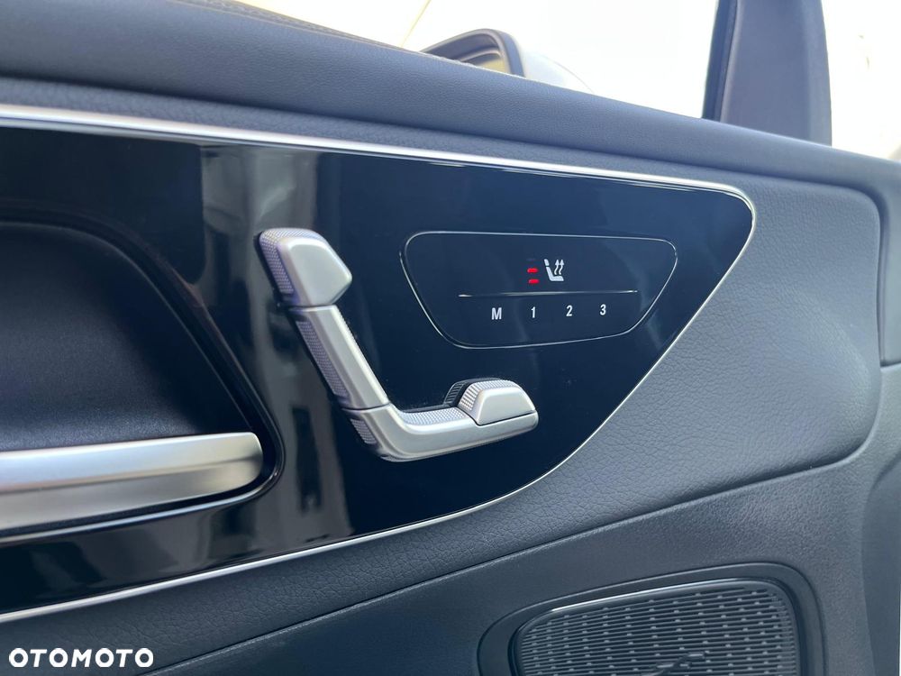 Mercedes-Benz GLC 300 e 4-Matic AMG Line - 12