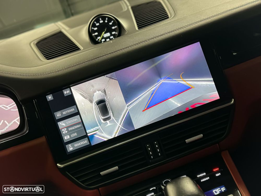 Porsche Cayenne - 23