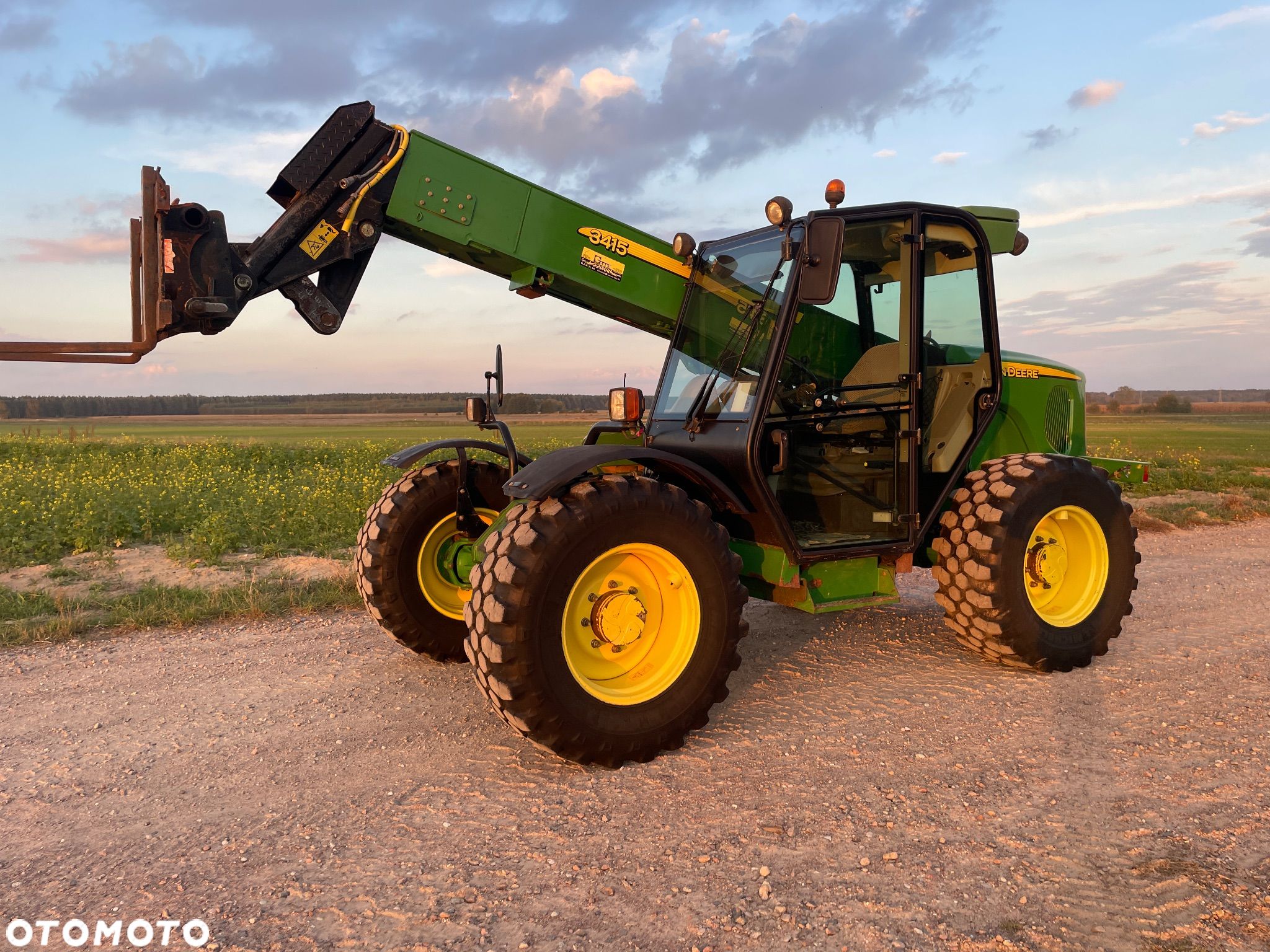 John Deere 3415 - 1