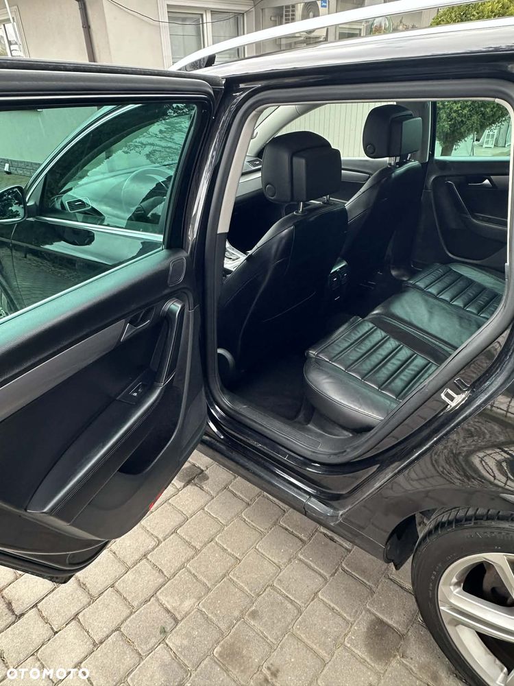 Volkswagen Passat 2.0 TDI 4Motion DSG BlueMotion Tech R-Line - 28