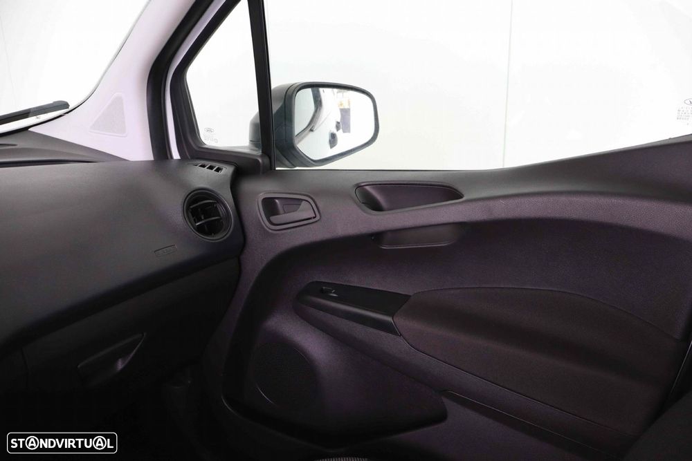 Ford Tourneo Courier 1.5 TDCi Ambiente - 29