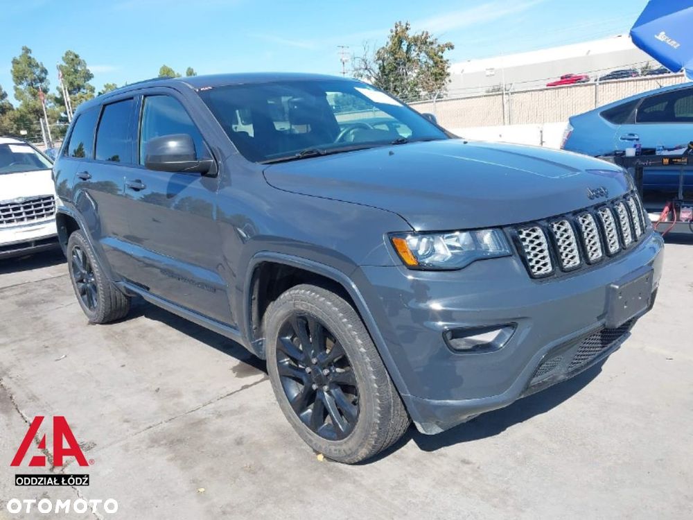 Jeep Grand Cherokee - 1