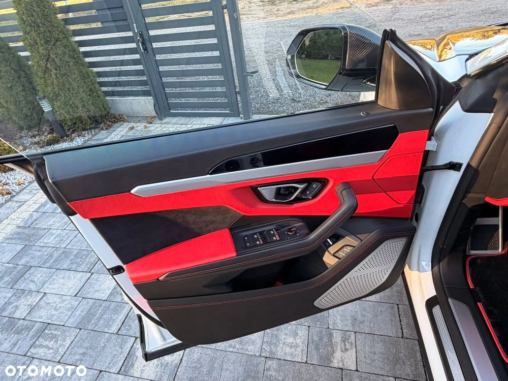 Lamborghini Urus Standard - 21