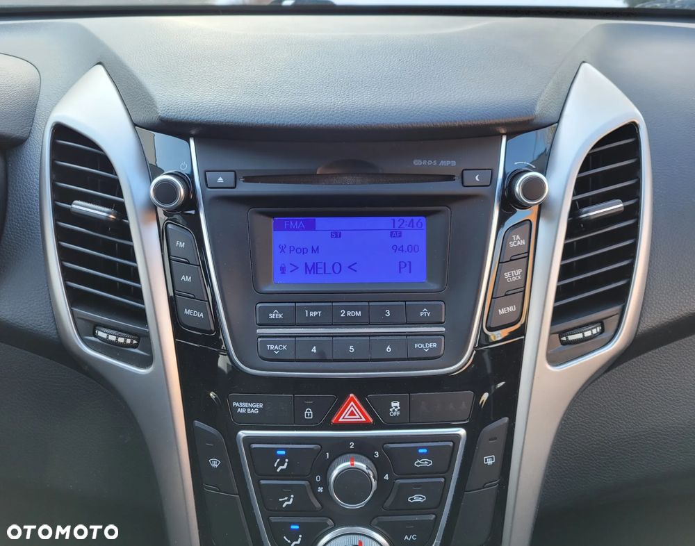 Hyundai i30 blue 1.4 Classic - 10