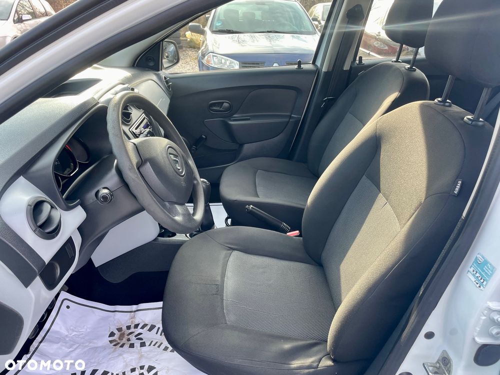 Dacia Sandero 1.2 16V - 24