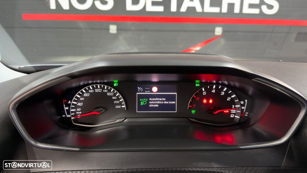 Peugeot 2008 Benzin 100 Style - 28