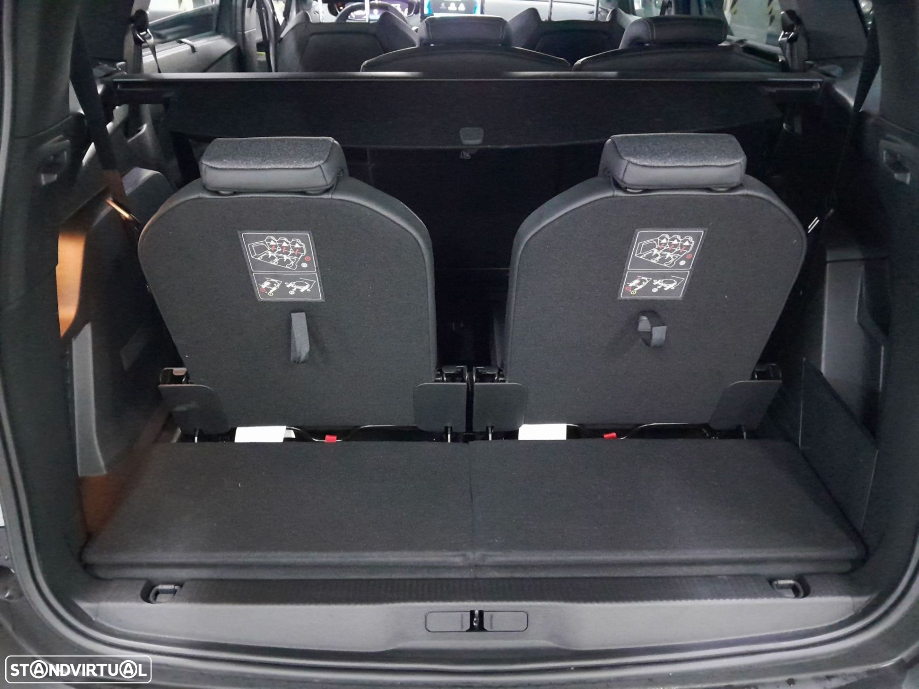 Peugeot 5008 1.2 PureTech Allure EAT8 - 8
