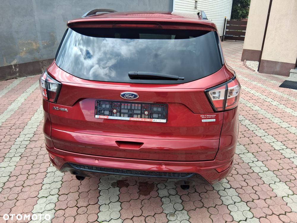 Ford Kuga 1.5 EcoBoost 2x4 ST-Line - 3