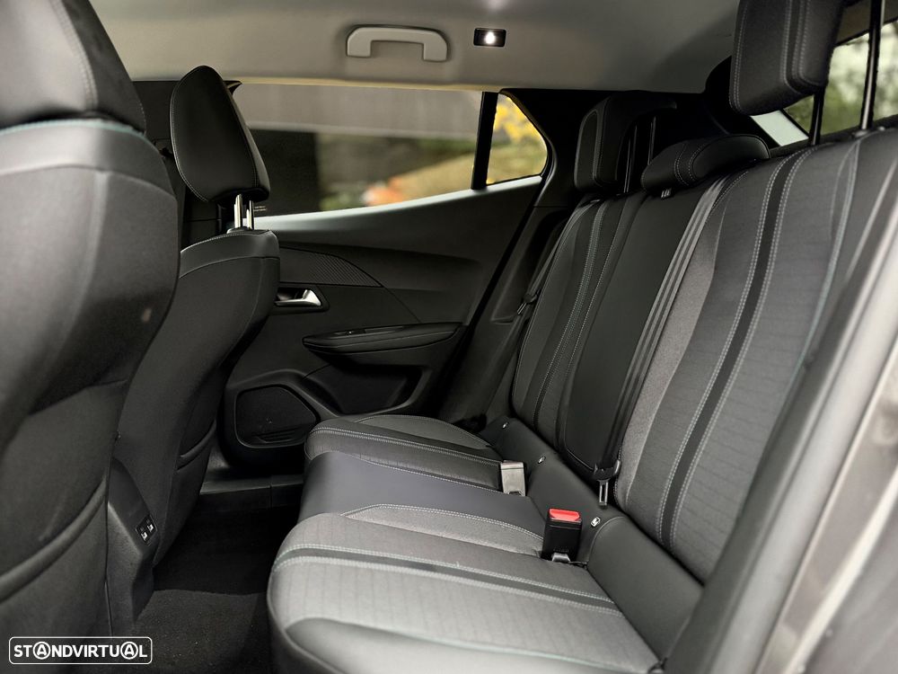 Peugeot 2008 1.2 PureTech Allure Pack - 29