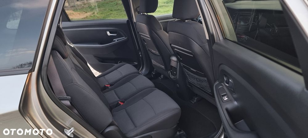 Kia Carens 1.6 GDI Dream Team Edition - 21