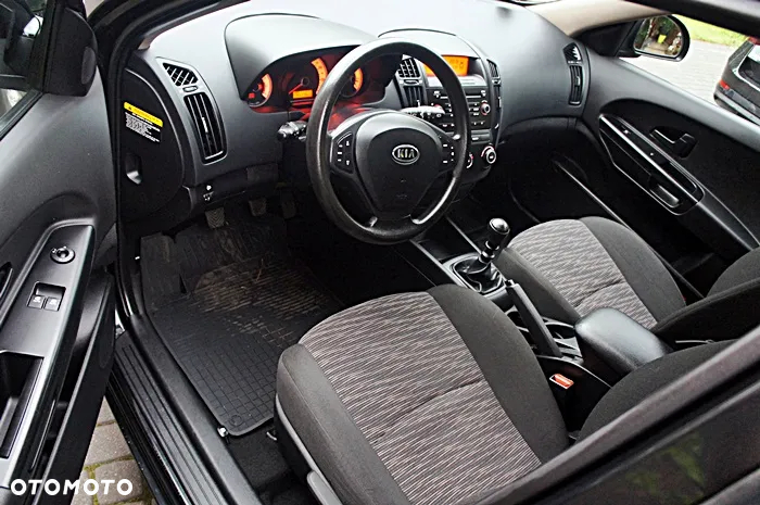 Kia Ceed - 17