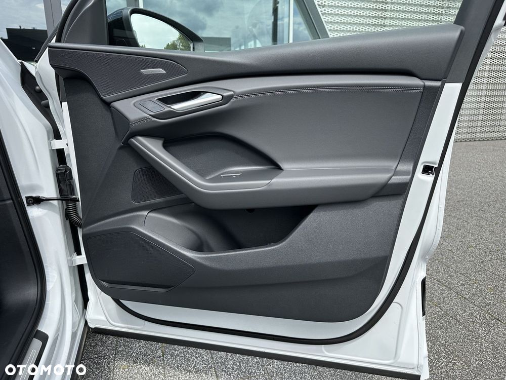 Audi Q6 e-tron - 25