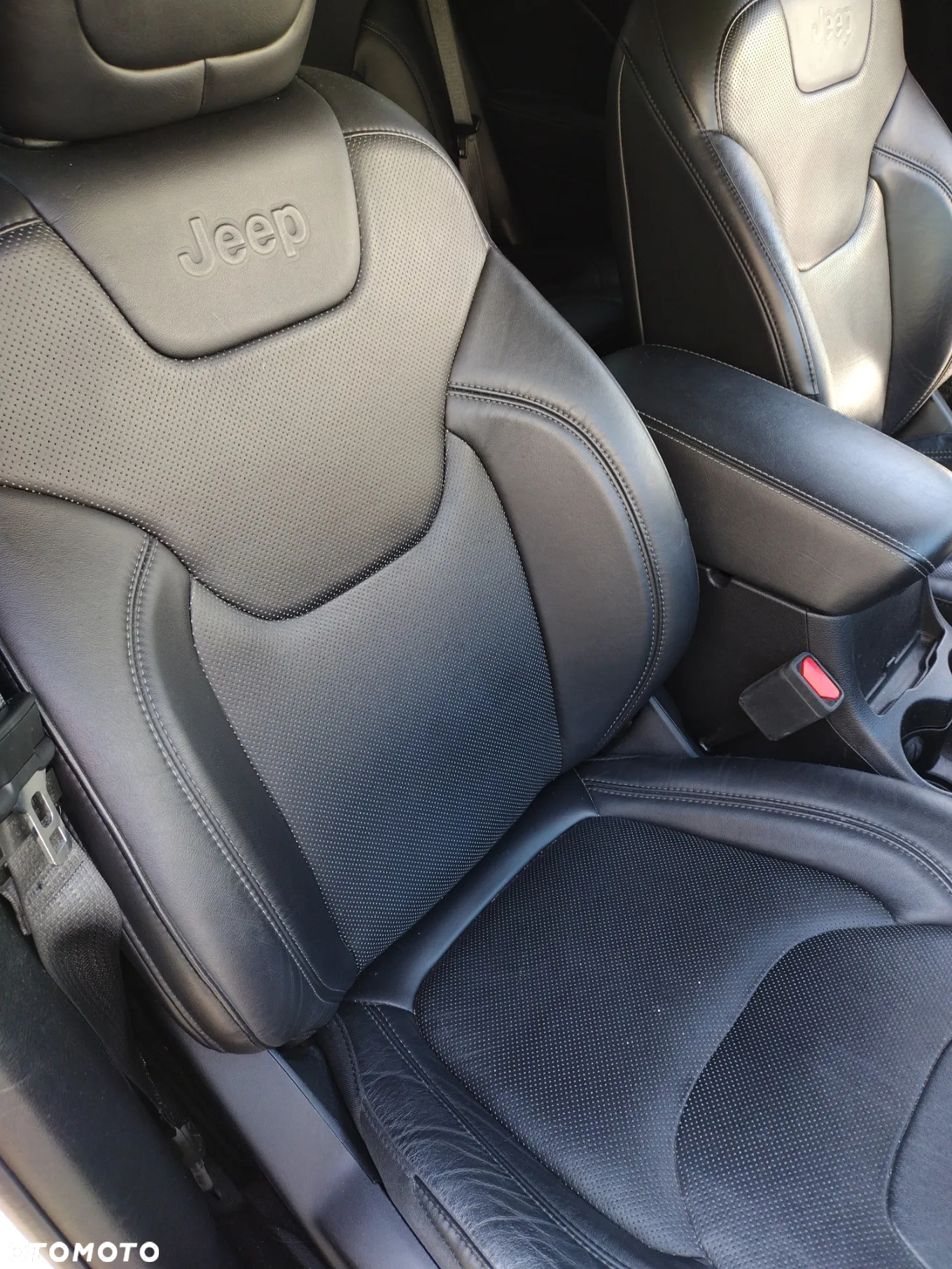 Jeep Cherokee - 16