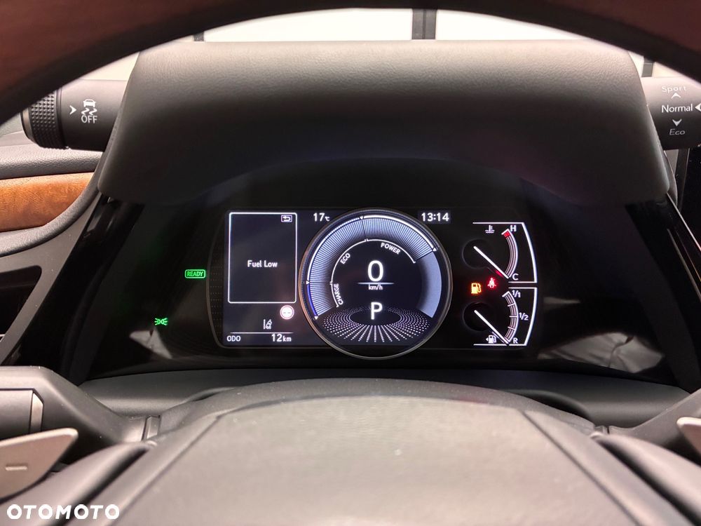 Lexus ES 300h Omotenashi - 3