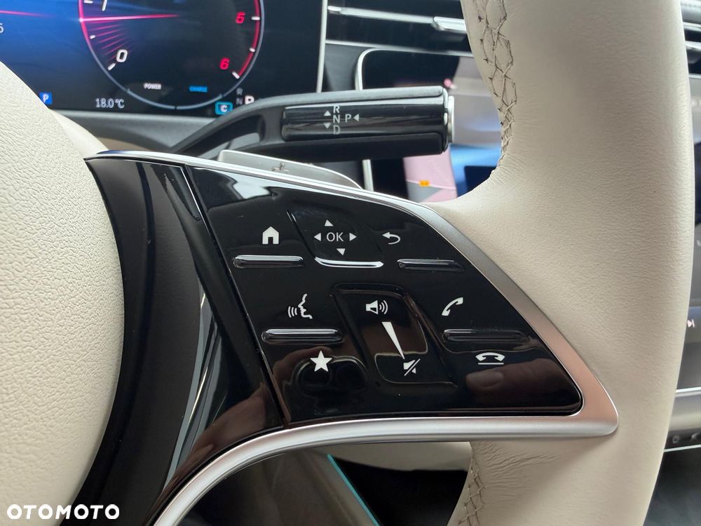 Mercedes-Benz Klasa E 220 d mHEV 4-Matic Exclusive 9G-Tronic - 33