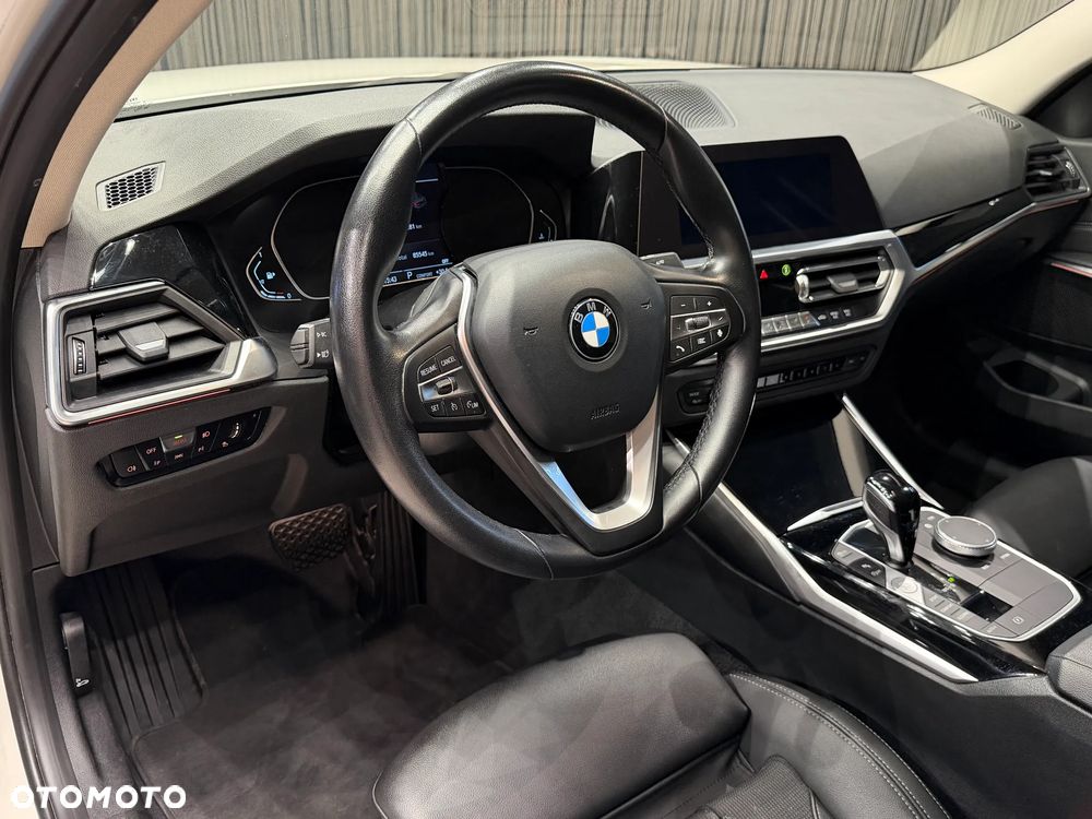 BMW Seria 3 318i Sport Line - 7
